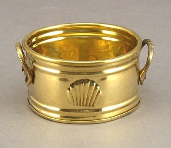 Picture of Planter Brass Round Embossed Shell Handles Set/12  | 3.75"D x 2"H |  Item No. 02516S