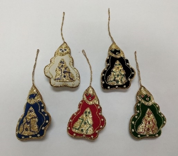 Picture of Hand Embroidered Ornament Santa Set/5 #XE007  3"x4.5"