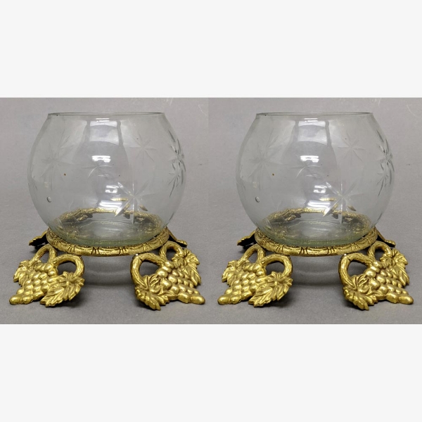 Picture of SOLD Brass Four Leaf Stand with Clear Glass Sphere Votive Holder  Set of 2  |5"D x 5.50"H|   Item No.09044