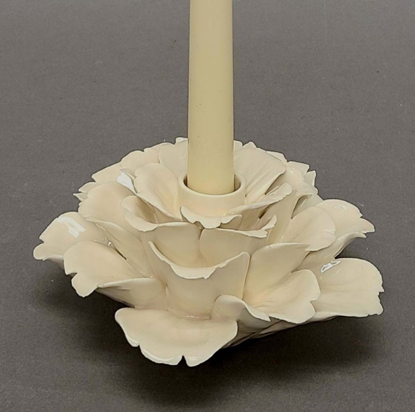 Picture of Set/4 Ivory Ceramic Candle Holders Shaped Like Peony Flower with 25-Petals  | 5.75"Dx3"H |  Item No. 71021