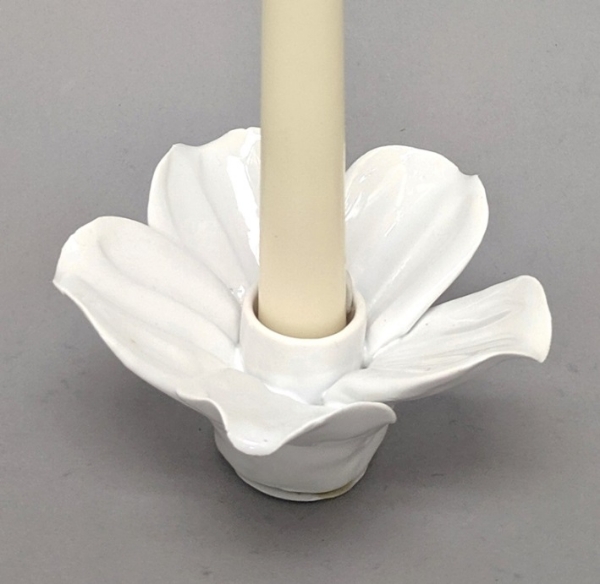Picture of Set/4 White Ceramic Candle Holder Shaped like a Flower with 5-Petals   | 4"Sq x 2.5"H |  Item No. 71003