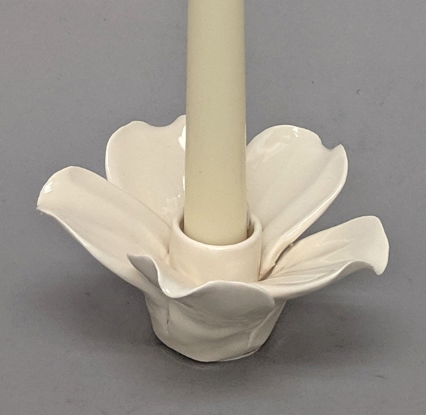 Picture of Set/6 Ivory Ceramic Candle Holder Shaped like a Flower with 5-Petals  | 4"Sq x 2.5"H |  Item No. 71023