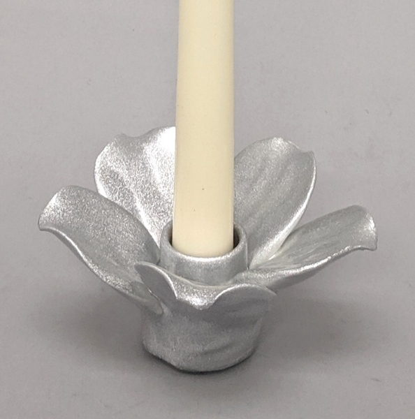 Picture of Set/4 Silver Ceramic Candle Holder Shaped like a Flower with 5-Petals  | 4"Sq x 2.5"H |  Item No. 71033